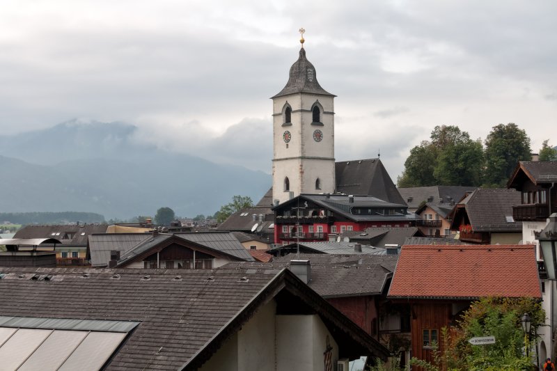 Parish Church of Saint Wolfgang and rooftops in Sankt Wolfgang im Salzkammergut, Gmunden, Upper Austria | Salzkammergut region, Austria (IMG_7095.jpg)