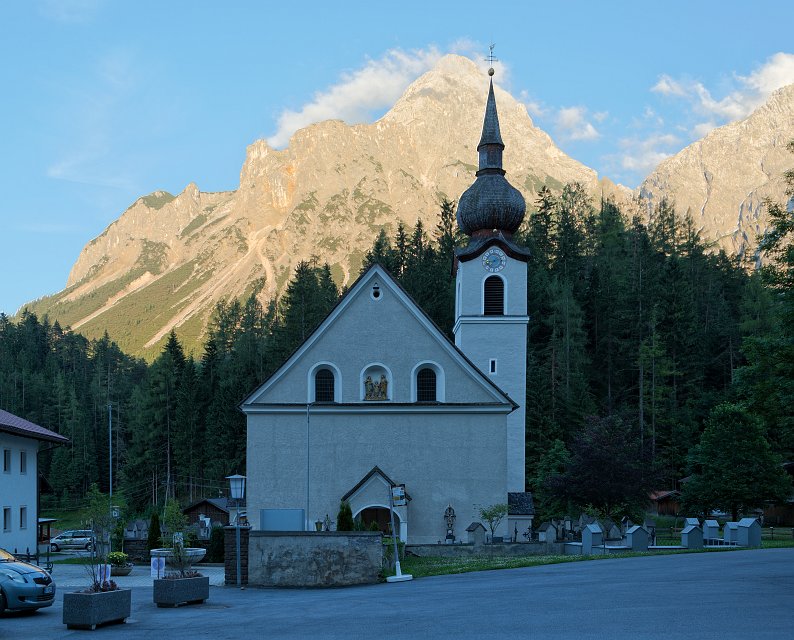 Church of St. Joseph and Mount Sonnenspitze, Biberwier, Tyrol, Austria | Austrian Scenery - Part III (IMG_4750_52.jpg)