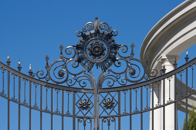 Entrance gate to the Baha'i World Center | The Baha'i Gardens in Haifa (IMG_3759.jpg)