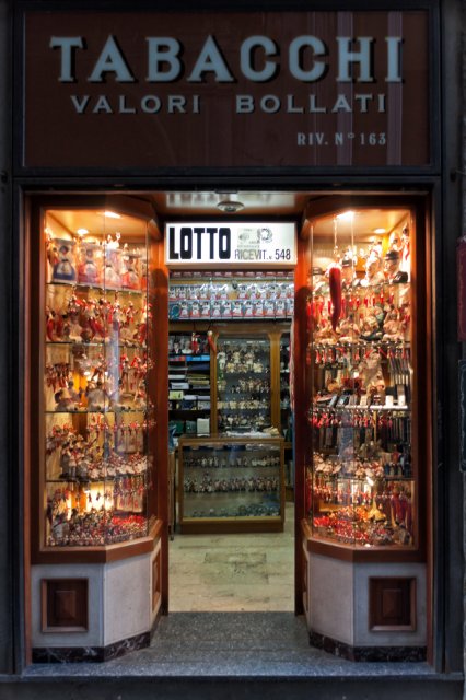 Tobacco shop, Naples | Naples (Napoli), Italy (IMG_1903.jpg)