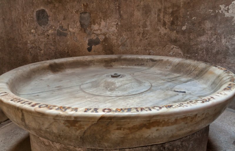 Marble basin in Caldarium (hot room) of the Forum Baths, Pompeii | Pompeii - The Roman Time Capsule (IMG_2132.jpg)