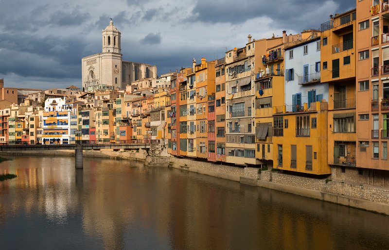 Old houses and Onyar River, Girona, Catalonia | Girona (Catalonia, Spain) (IMG_8527.jpg)