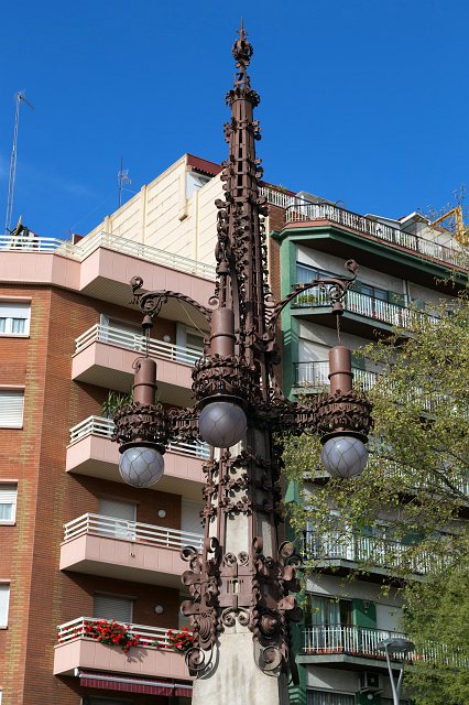 Lamp Post near Sagrada Família, Barcelona | Barcelona (Catalonia, Spain) (IMG_7903.jpg)