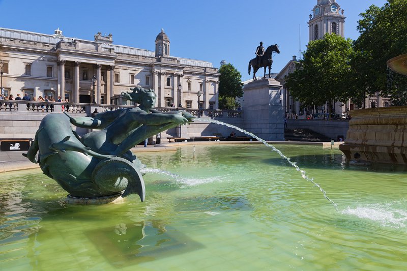Fountain at Trafalgar Square | London - Part II (IMG_1271.jpg)