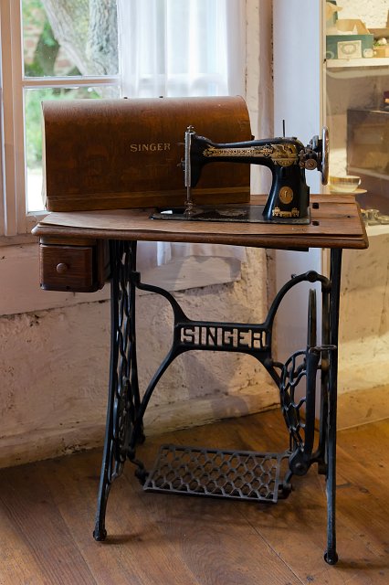 Singer Sewing Machine, Open Air Museum of Alsace, Ungersheim, France | Open Air Museum of Alsace - Ungersheim, France (IMG_4506.jpg)
