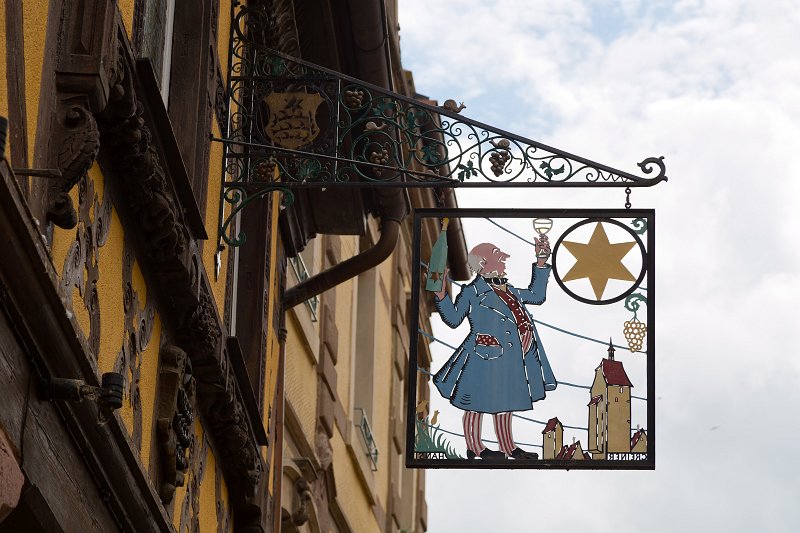 Sign of the Gourmet's House (à l’étoile), Riquewihr, Alsace, France | Riquewihr - Alsace, France (IMG_3605.jpg)