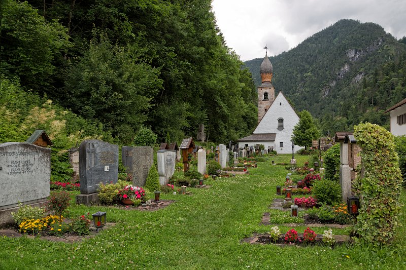 Cemetery and Church at Schneizlreuth, Berchtesgadener Land, Bavaria, Germany | South Bavaria, Germany (IMG_1638.jpg)