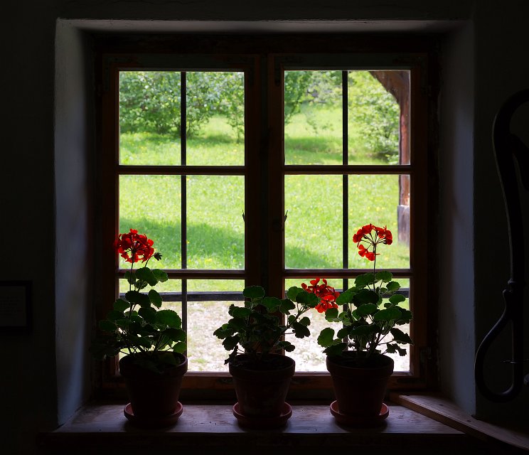 Geraniums Pots by the Window, Glentleiten Open Air Museum, Großweil, Germany | Glentleiten Open Air Museum - South Bavaria, Germany (IMG_0816.jpg)