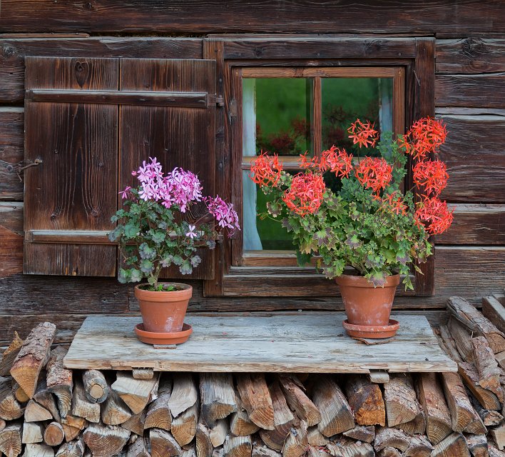 Window and Flower Pots, Glentleiten Open Air Museum, Großweil, Germany | Glentleiten Open Air Museum - South Bavaria, Germany (IMG_0906.jpg)