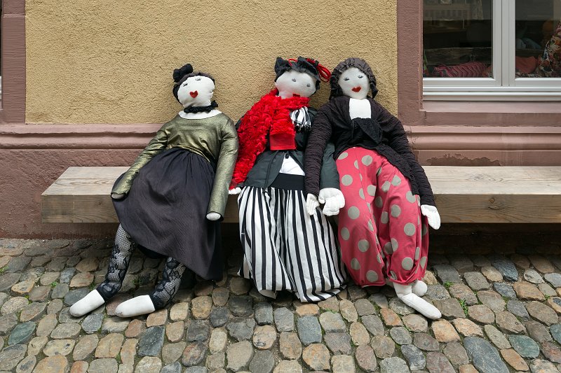 Three Ladies on a Bench, Freiburg im Breisgau, Baden-Württemberg, Germany | Freiburg im Breisgau - Baden-Württemberg, Germany (IMG_5145.jpg)