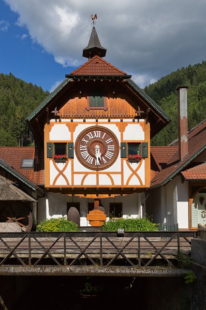 World’s Biggest Cuckoo Clock, Eble Clock Park, Triberg im Schwarzwald, Germany | Triberg im Schwarzwald - Baden-Württemberg, Germany (IMG_5422.jpg)