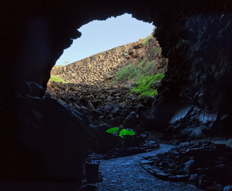 Entrance to Cueva de los Verdes, Haría, Lanzarote | Lanzarote I (IMG_3215_16.jpg)