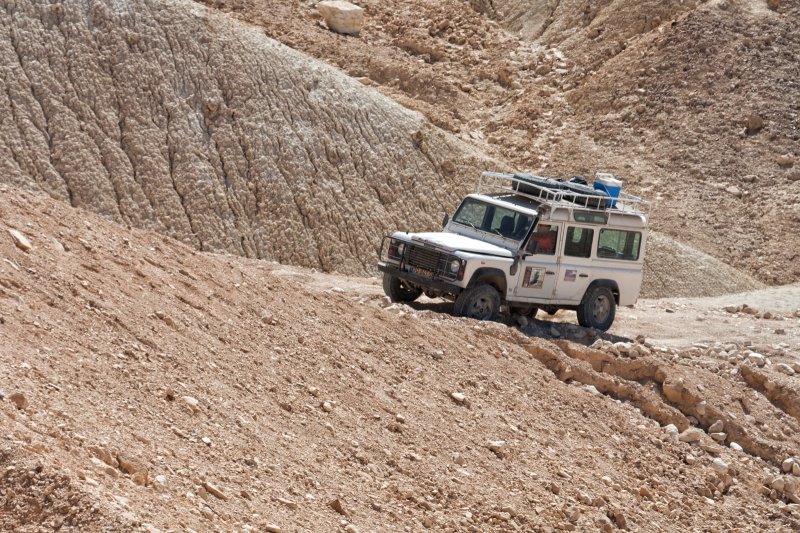 The 4x4 vehicles climbing a hill on the way to Mount Karkom | Mount Karkom (IMG_5024.jpg)