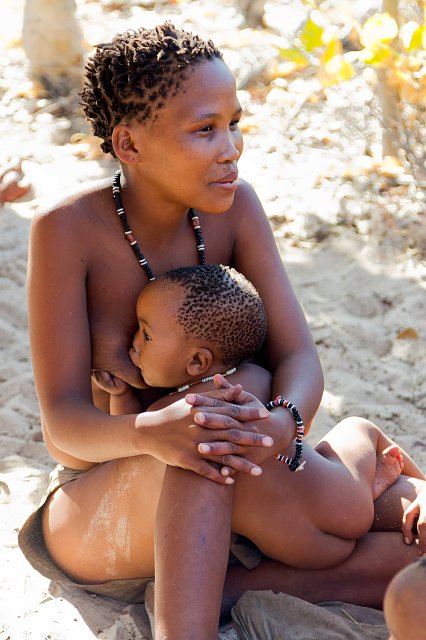 Bushmen Mother and Baby | Bushmen People - Grootfontein, Namibia (IMG_5604.jpg)