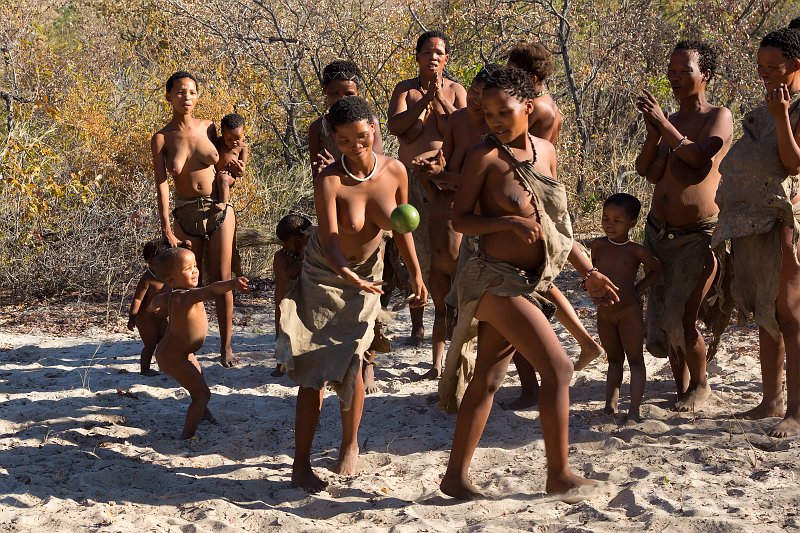 Bushmen Women Playing Traditional Ball Game | Bushmen People - Grootfontein, Namibia (IMG_5700.jpg)