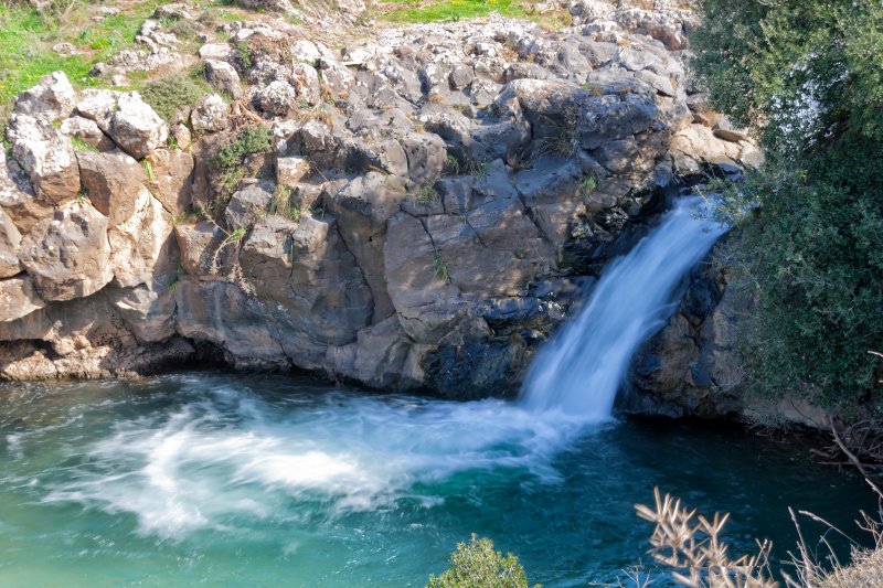 Waterfall in Sa'ar Stream, Golan Heights, Israel | Sa'ar Stream in Golan Heights (IMG_8509_10.jpg)