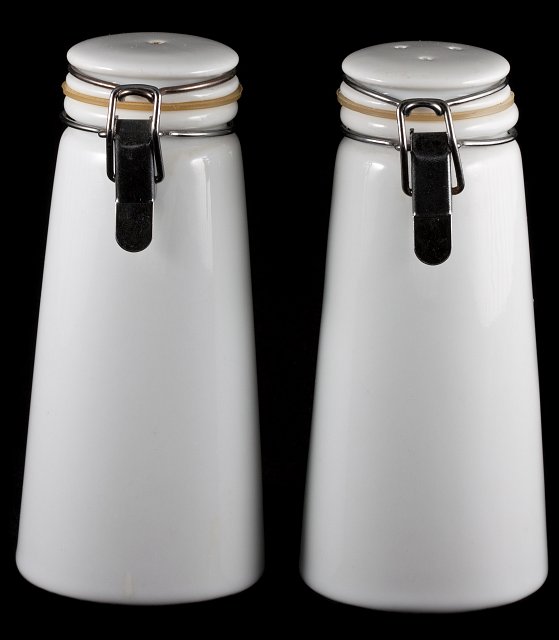Salt & Pepper Shakers (IMG_8365.jpg)