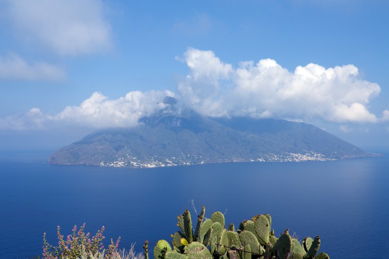 A view of Salina from the island of Lipari | Sicily - The Aeolian Islands (IMG_0042.jpg)