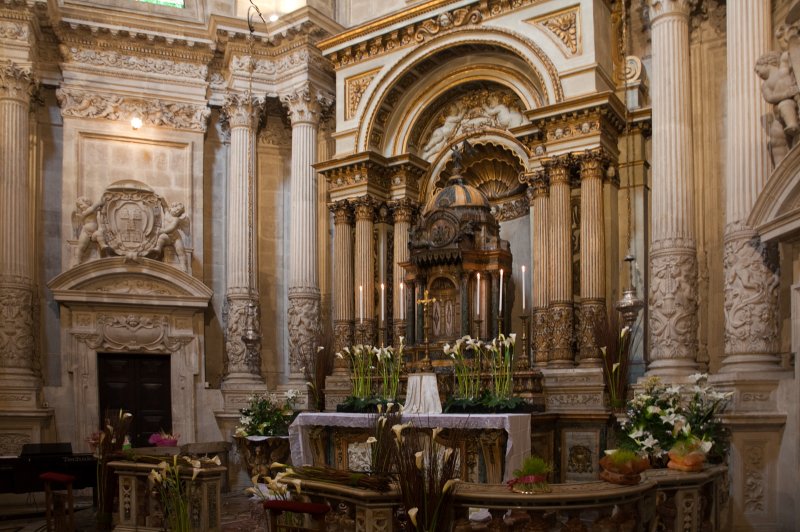 inside the Syracuse Cathedral | Sicily - Syracuse and Ortygia Island (IMG_8838.jpg)