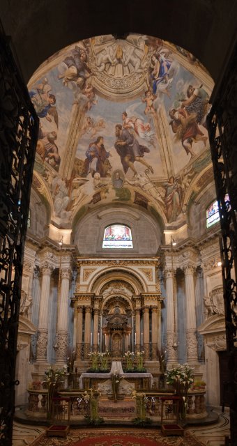 inside the Syracuse Cathedral | Sicily - Syracuse and Ortygia Island (IMG_8860_61_62_63_64.jpg)