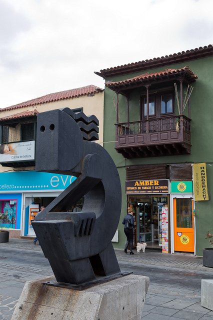 Sculpture, Puerto de la Cruz, Tenerife | Tenerife I (Puerto de la Cruz, La Orotava and Candelaria) (IMG_1376.jpg)