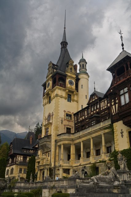 Peles Castle | Castles and Fortresses in Romania (CA03-IMG_2043_f.jpg)