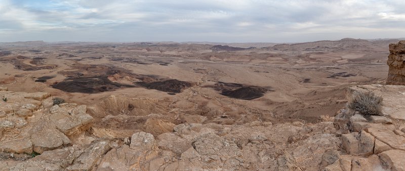Panoramic view of Makhtesh Ramon crater | Israel (IS99-IMG_4926_27_28_29_30_31_32_33_34.jpg)