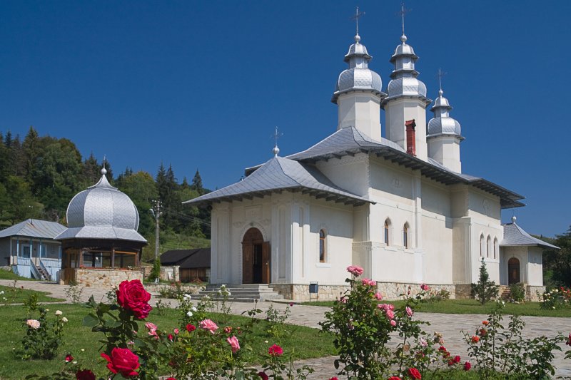 Almas Monastery, Neamţ county | Monasteries and Churches in Romania (MO05-IMG_0913_f.jpg)