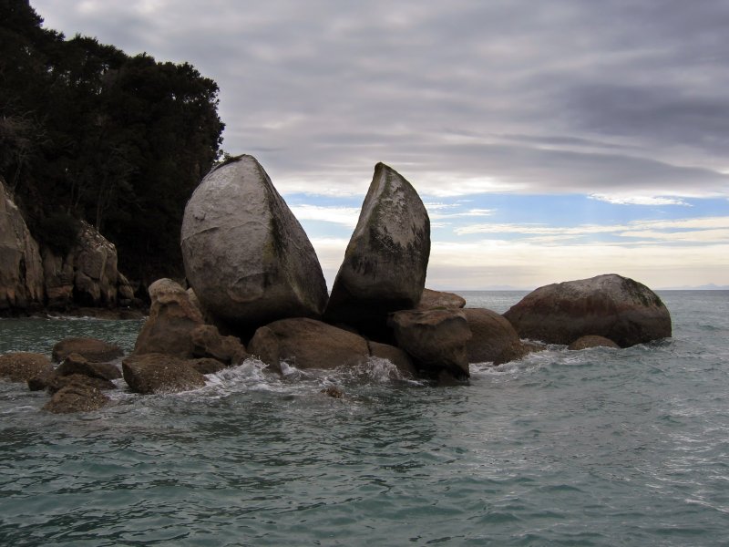 Split Apple Rock (Abel Tasman National Park), New Zealand | Scenery and Nature (SC37-IMG_0248_f2.jpg)