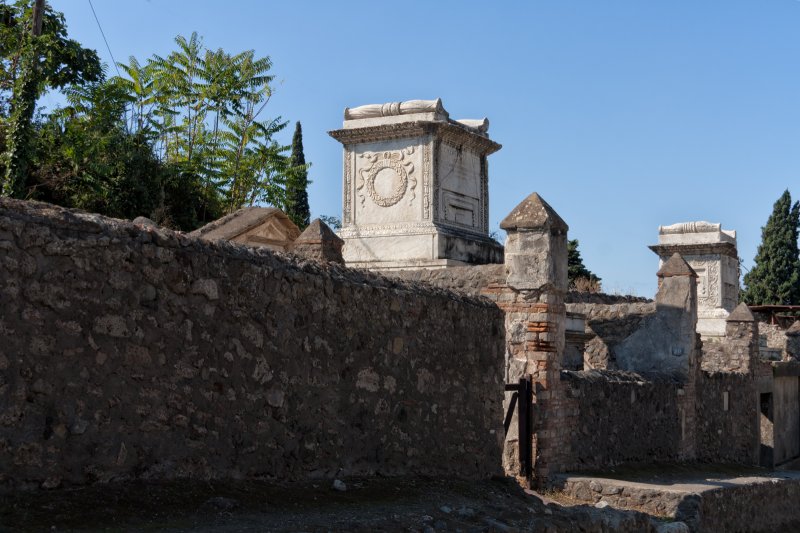 Tombs outside Herculaneum Gate, Pompeii | Pompeii - The Roman Time Capsule (IMG_2033.jpg)