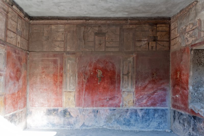 Oecus (main living room) in Fullonica of Stephanus, Pompeii | Pompeii - The Roman Time Capsule (IMG_2146.jpg)
