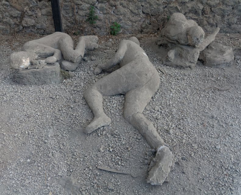 Plaster casts at the Garden of the Fugitives, Pompeii | Pompeii - The Roman Time Capsule (IMG_2164.jpg)