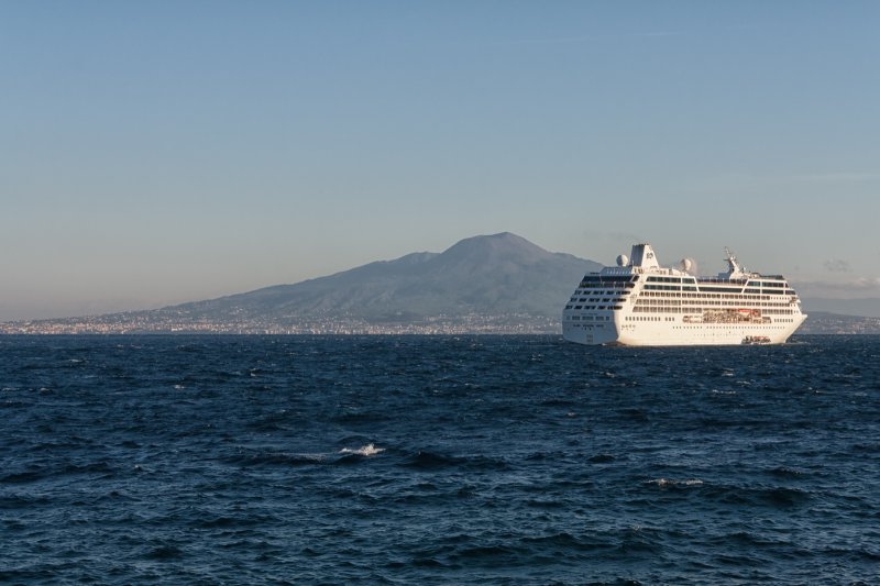 A cruise ship departing Marina Piccola, Sorrento | Sorrento, Campania (Italy) (IMG_2963.jpg)