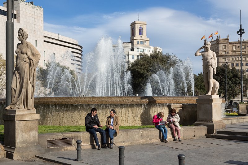 Fountain and statues at Plaça de Catalunya, Barcelona | Barcelona (Catalonia, Spain) (IMG_7604.jpg)