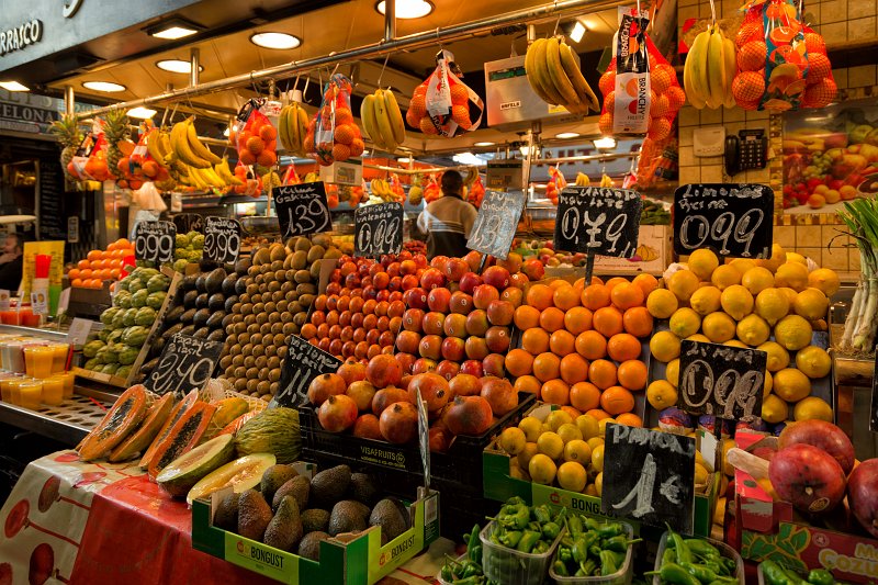 Fruits and Vegetables for sale at La Boqueria, Barcelona | Barcelona (Catalonia, Spain) (IMG_7636.jpg)