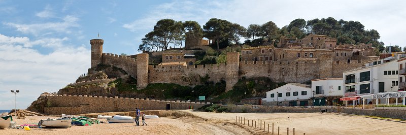 Vila Vella enceinte as seen from Platja Gran, Tossa de Mar, Costa Brava, Catalonia | Costa Brava (Catalonia, Spain) (IMG_7783_84_85_86.jpg)