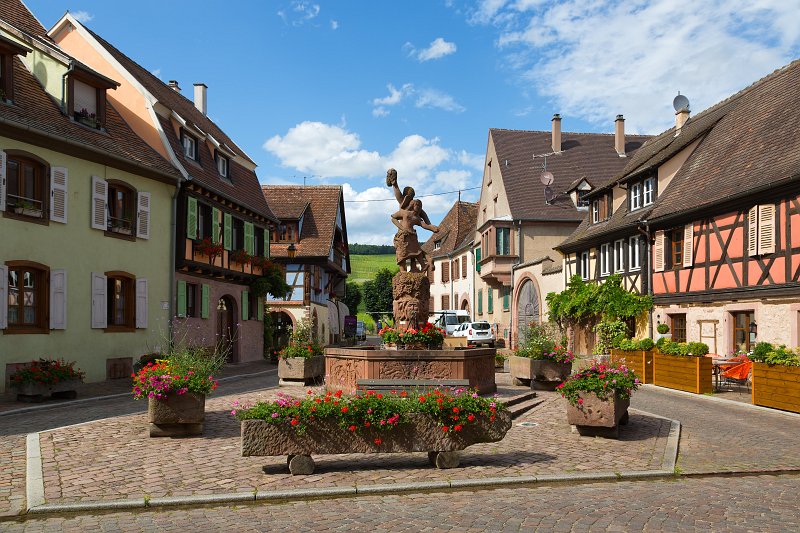 Fountain in Lieutenant Dutilh Square, Kientzheim, Alsace, France | Alsace and Lorraine, France (IMG_3933.jpg)