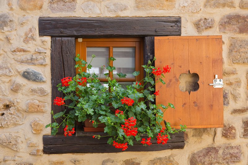 Window and Geraniums, Eguisheim, Alsace, France | Eguisheim - Alsace, France (IMG_4063.jpg)