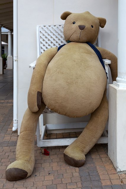 Huge Teddy Bear in Front of Art Gallery, Franschhoek | Franschhoek - Western Cape, South Africa (IMG_8967.jpg)